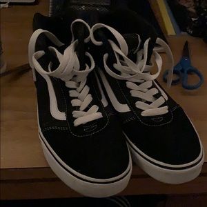 Vans Black/White Hightop Size 9